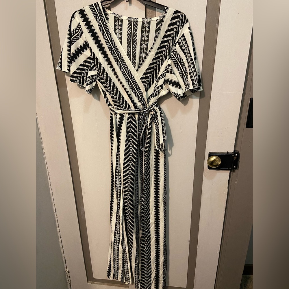 New shein geo print butterfly sleeve slit thigh belted dress